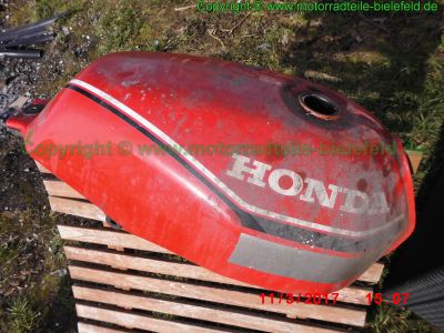 Honda_MBX80_HC04_rot_2x_Schlachtfahrzeug_-_Teile_Ersatzteile_spares_parts_wie_MBX50_AC05_MBX125_MT_50_80_MTX50_MTX80R2_HD08_HD09_MTX125R_226.jpg