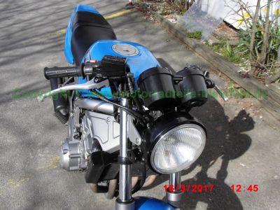 Honda_CB-1_CB400F_NC27_blau_Tankdellen_-_Motor_Technik_wie_CBR400RR_NC23_NC29-42.jpg