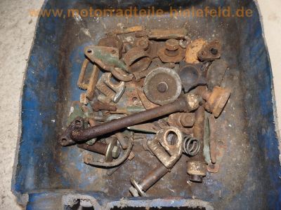 Steyr-Daimler-Puch_Haflinger_703AP_4x4_Allrad-LKW_-_Ersatzteile_Teile_spare-parts_Motor_Vergaser_Dynastarter_Technik_wie_Steyr-Puch_500_650_700AP_Haflinger_123.jpg