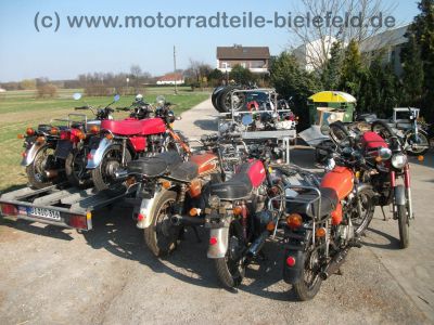 Honda_CB_125_K_blau-weiss_wie_CB_125_200_250_K_T_G_2.jpg